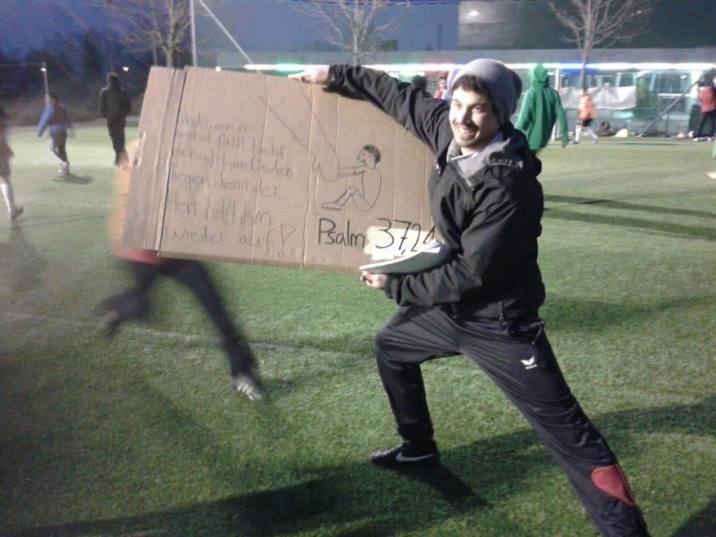 599216_530456080331965_1604179403_n